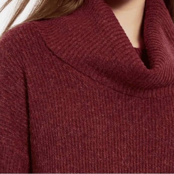 HIPPIE ROSE JUNIORS' TURTLENECK SWEATER - Picture 3 of 3